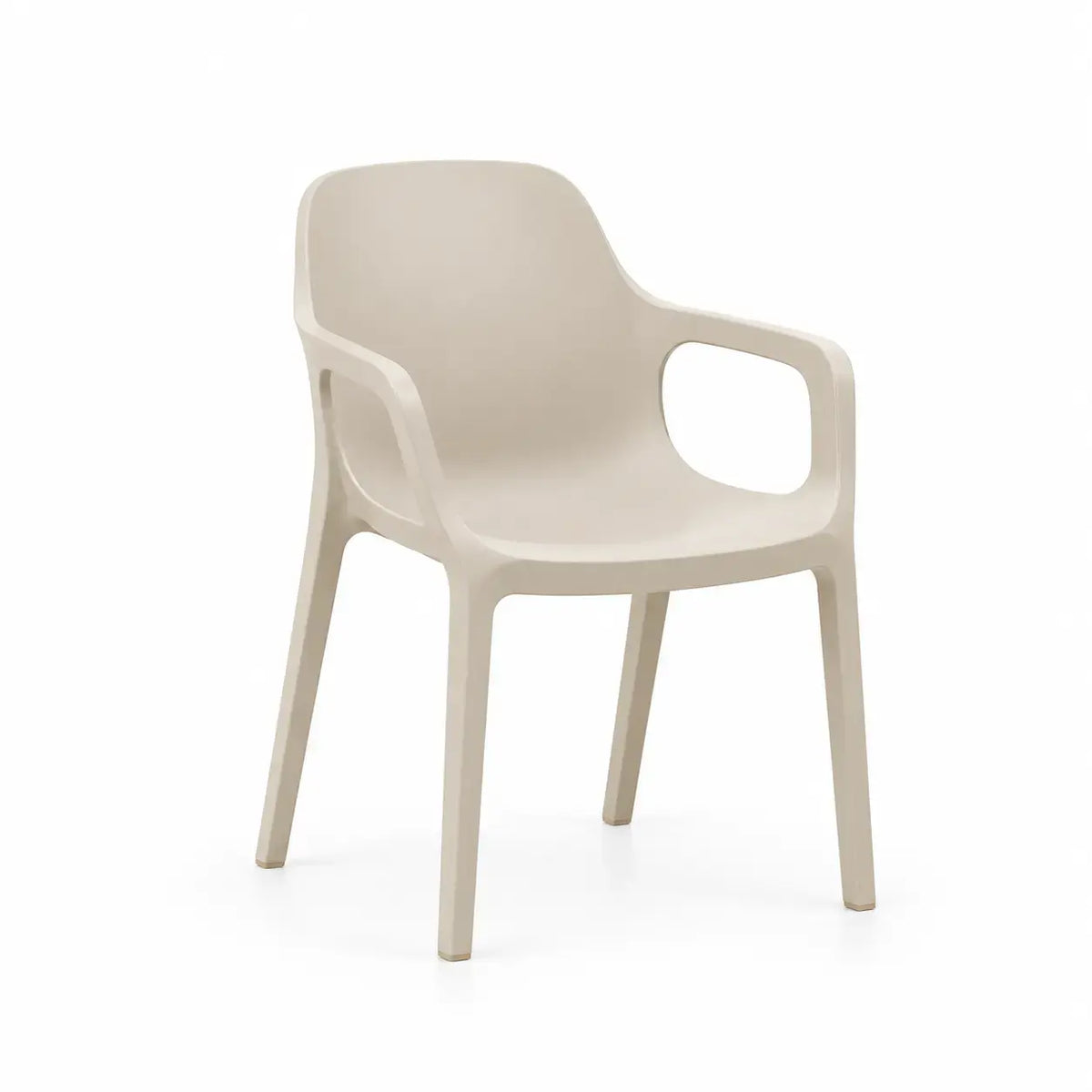 Stol med formgivet ryggstöd – beige